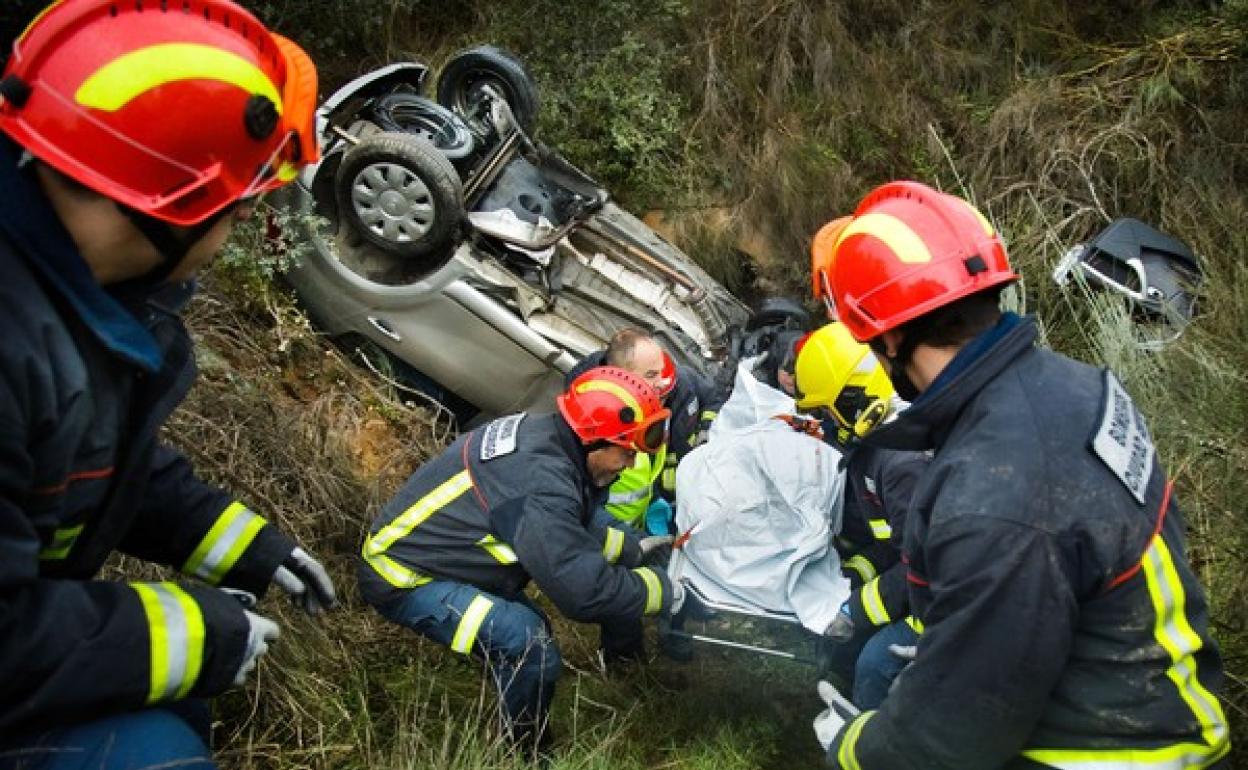 Fallece el conductor de un turismo en un accidente de tráfico